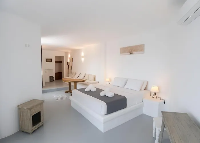 Cavo Apollon Sunset Pool *