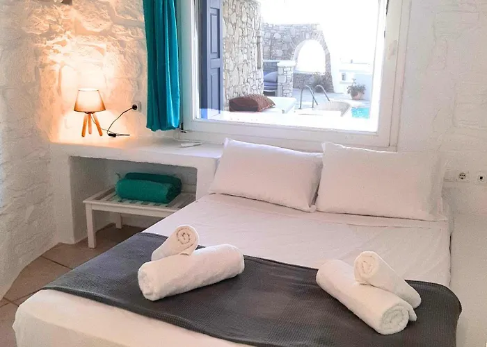 Cavo Apollon Sunset Pool *