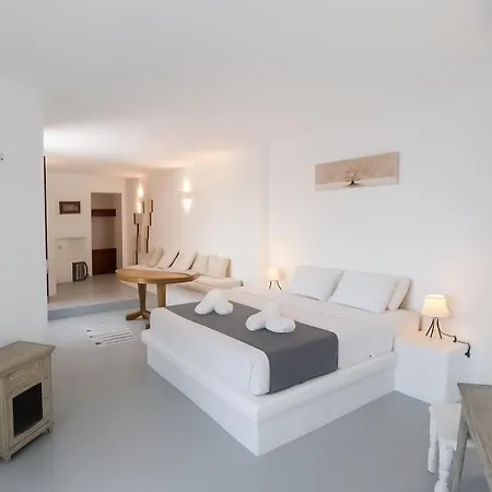 Cavo Apollon Sunset Pool *